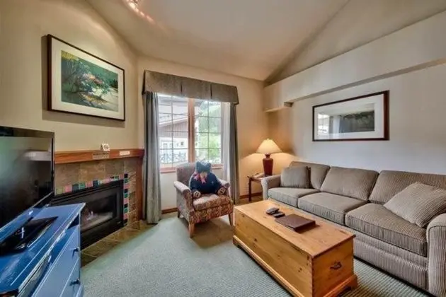 Çatı Katı (Loft), 1 En Büyük (King) Boy Yatak ve Çekyat