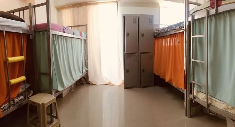 Standard Ortak Ranzalı Oda, Sadece erkekler için, Kısmi Deniz Manzaralı