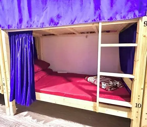Standard Ortak Ranzalı Oda, Sadece erkekler için, Kısmi Deniz Manzaralı