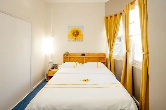 Traditional Tek Büyük Yataklı Oda