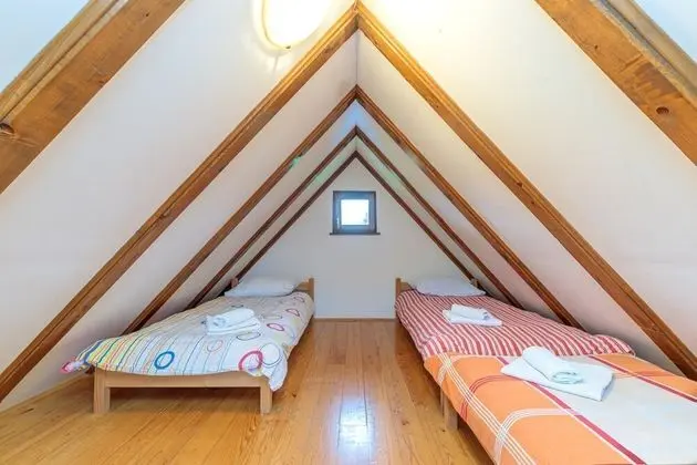 Family Dağ Evi, Birden Çok Yatak, 2 Banyolu, Bahçeli (Heated Pool Chalet Zavrh 1)