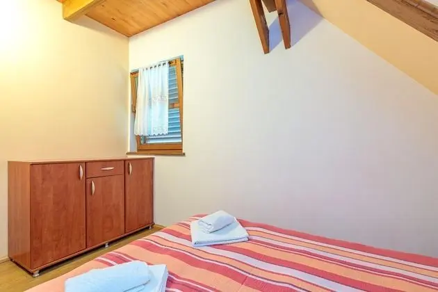 Family Dağ Evi, Birden Çok Yatak, 2 Banyolu, Bahçeli (Heated Pool Chalet Zavrh 1)