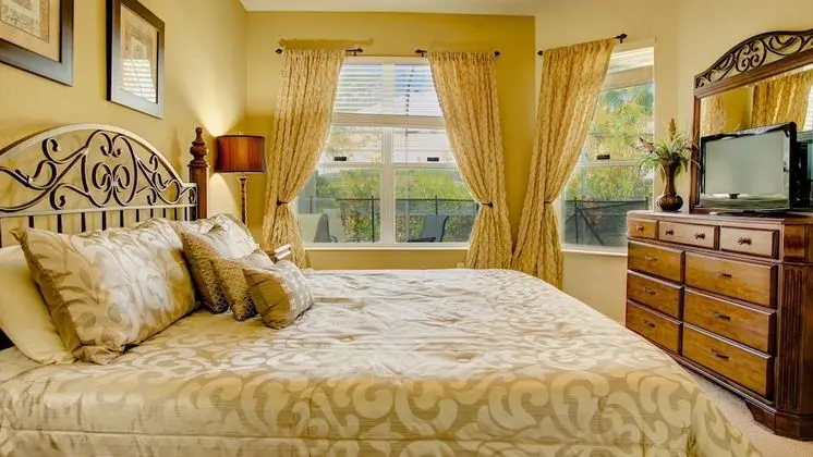 Exclusive 5 Bedroom Vacation Home with Pool