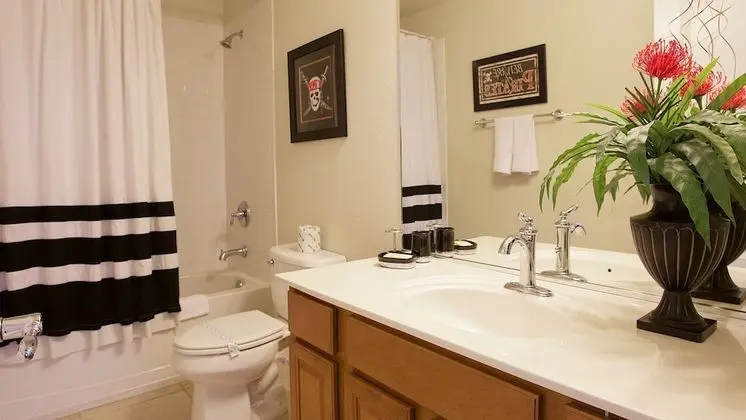 Exclusive 5 Bedroom Vacation Home with Pool