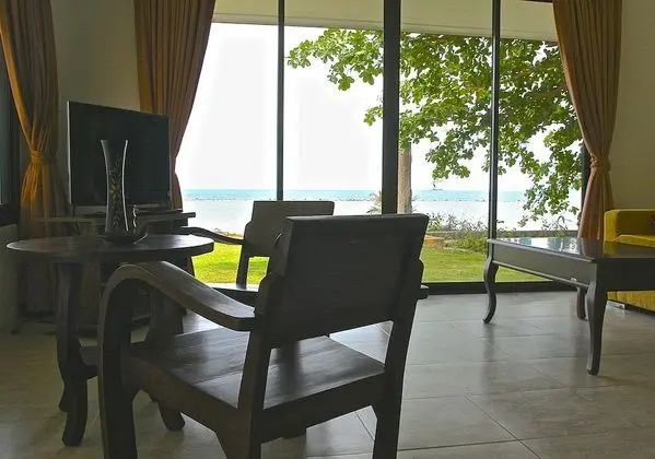 Studio with Sea View