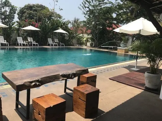 6 Bedroom Villa