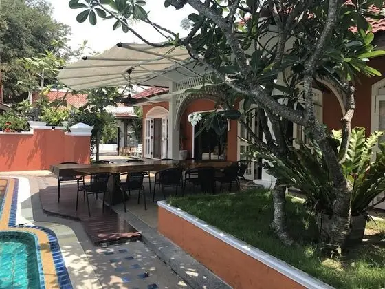 6 Bedroom Villa