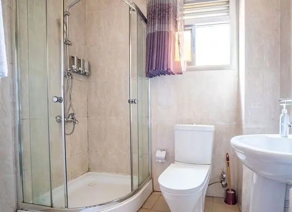 Villa Budget Queen Room