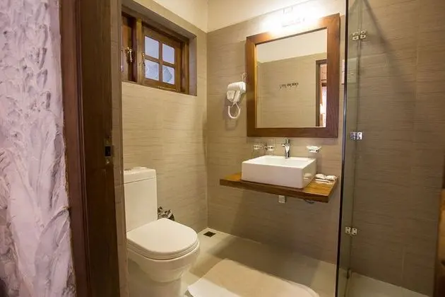 Deluxe Üç Kişilik Oda, 1 Yatak Odası, Banyolu/Duşlu, Bahçe Manzaralı