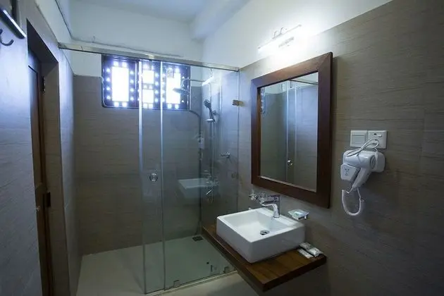 Deluxe Üç Kişilik Oda, 1 Yatak Odası, Banyolu/Duşlu, Bahçe Manzaralı