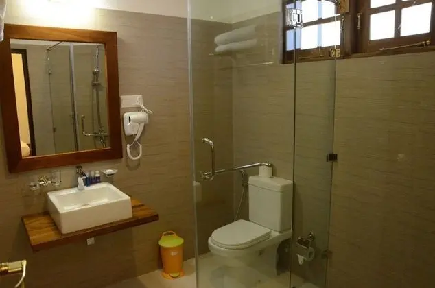 Deluxe Üç Kişilik Oda, 1 Yatak Odası, Banyolu/Duşlu, Bahçe Manzaralı