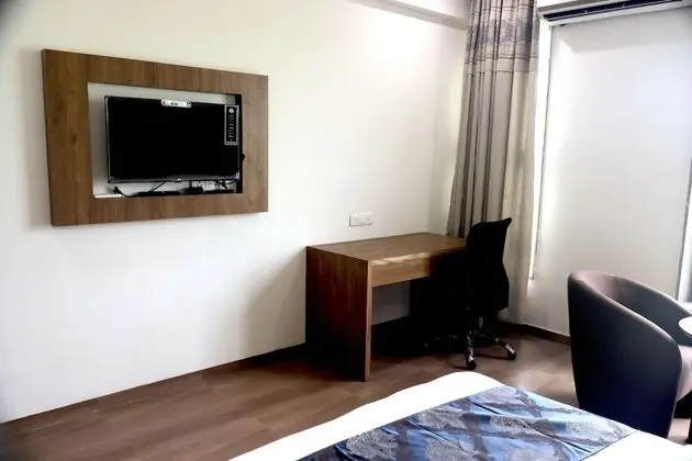 Standard King Room