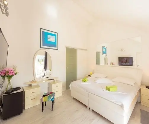 Apart Daire (3 Bedroom Apt with Jacuzzi n Sea View)