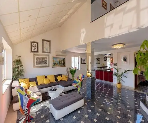 Apart Daire (3 Bedroom Apt with Jacuzzi n Sea View)