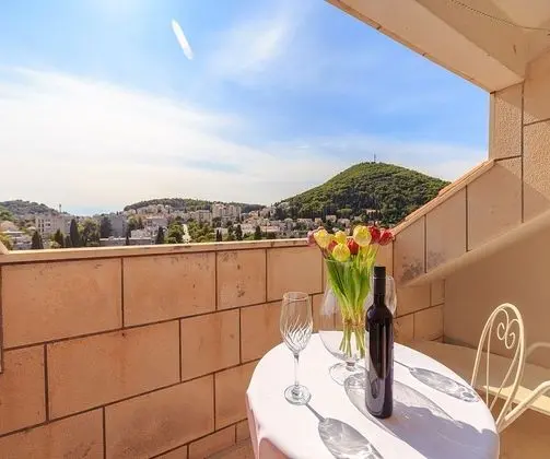 Apart Daire (3 Bedroom Apt with Jacuzzi n Sea View)