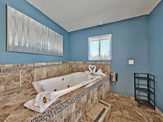 Honeymoon Süit, 1 En Büyük (King) Boy Yatak, Sıcak Su Küveti (Fireplace)