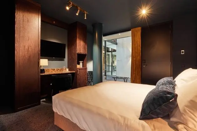 Grand Dört Kişilik Oda, Küvet