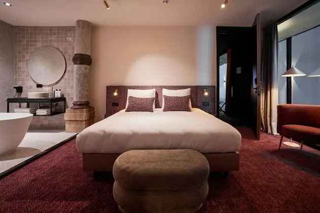 Grand Dört Kişilik Oda, Küvet