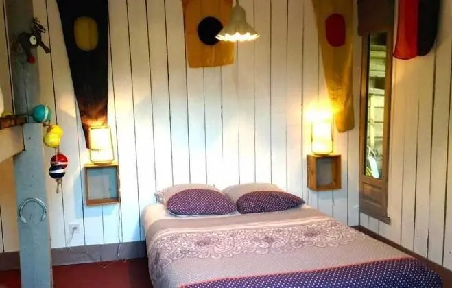 Kulübe, Birden Çok Yatak (Au bord du canal Paddock)