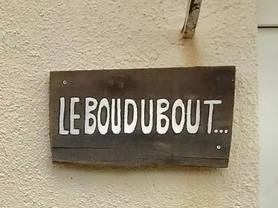 Basic Ev, Banyolu/Duşlu, Avlu Manzaralı (Leboudubout)