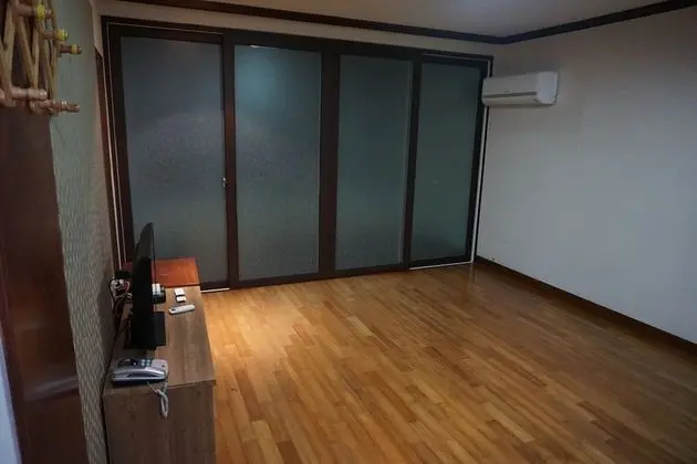 Üç Kişilik Oda (35PY Three Rooms)