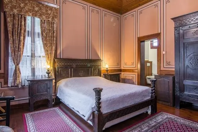 Antique Double Room, City View, Garden Area