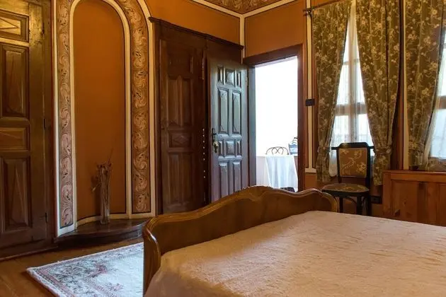 Antique Double Room, City View, Garden Area