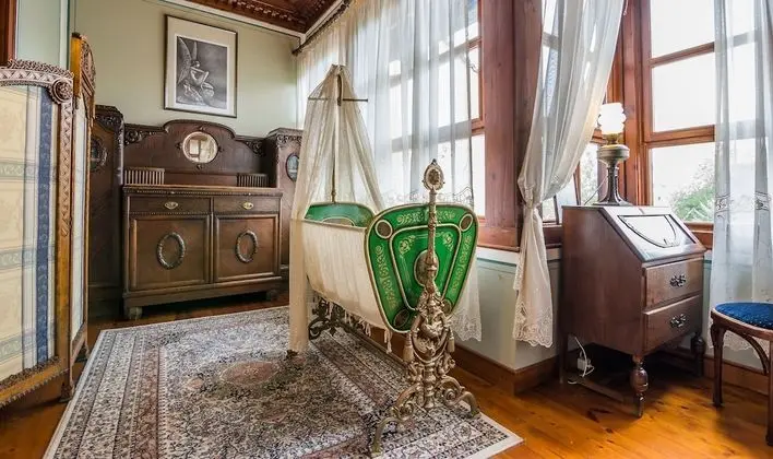Antique Double Room, City View, Garden Area