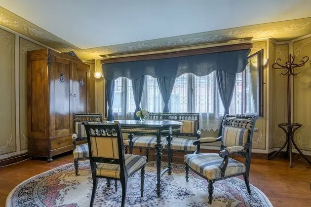 Antique Double Room, City View, Garden Area