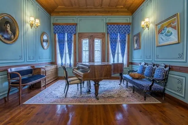 Antique Double Room, City View, Garden Area