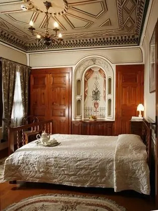 Antique Single Room, Garden View