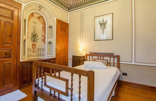 Antique Single Room, Garden View