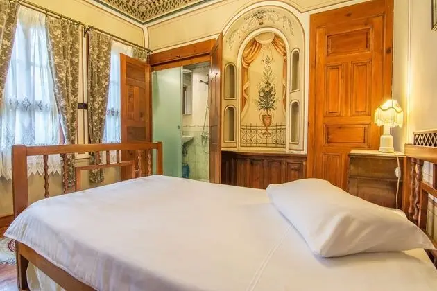 Antique Single Room, Garden View