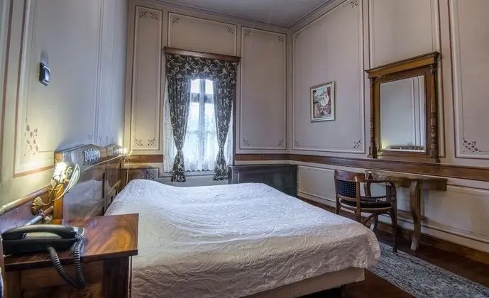 Antique Suite