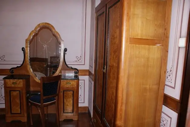 Antique Suite