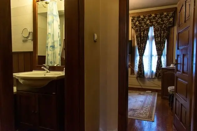 Antique Suite