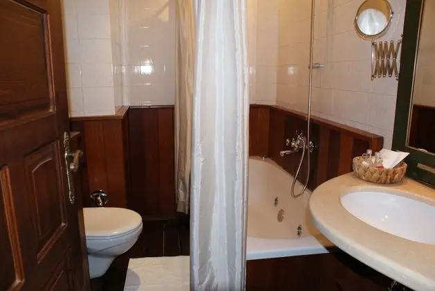 Antique Suite