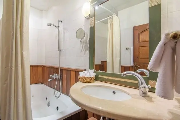 Antique Suite