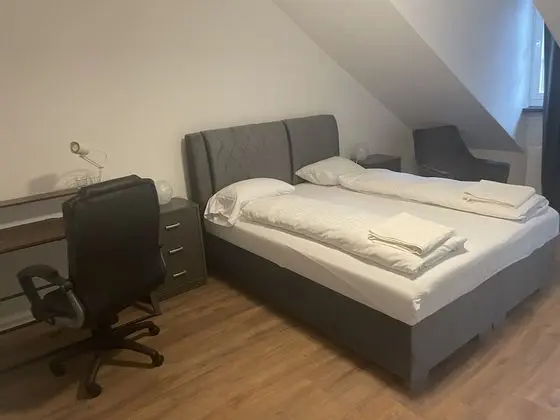 Basic Tek Büyük Yataklı Oda