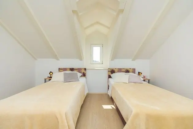 Grand Apart Daire, Sıcak Su Havuzu, Deniz Manzaralı (3 Bedrooms)