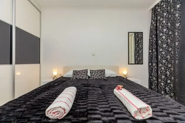 Comfort Apart Daire, Balkon, Nehir Manzaralı (4 Bedrooms)