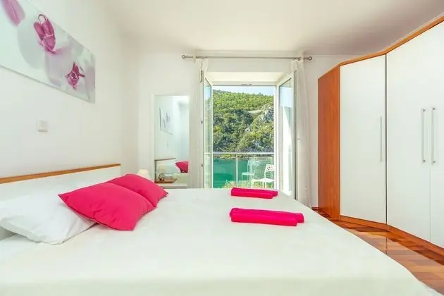 Comfort Apart Daire, Balkon, Nehir Manzaralı (4 Bedrooms)