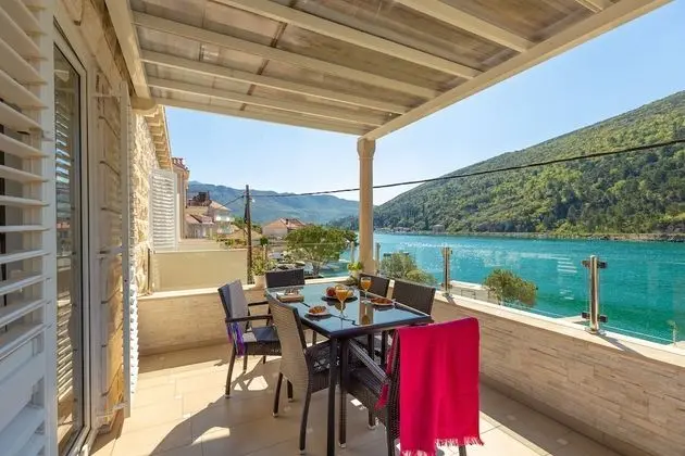 Comfort Apart Daire, Balkon, Nehir Manzaralı (4 Bedrooms)