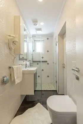 Comfort Apart Daire, Balkon, Nehir Manzaralı (4 Bedrooms)