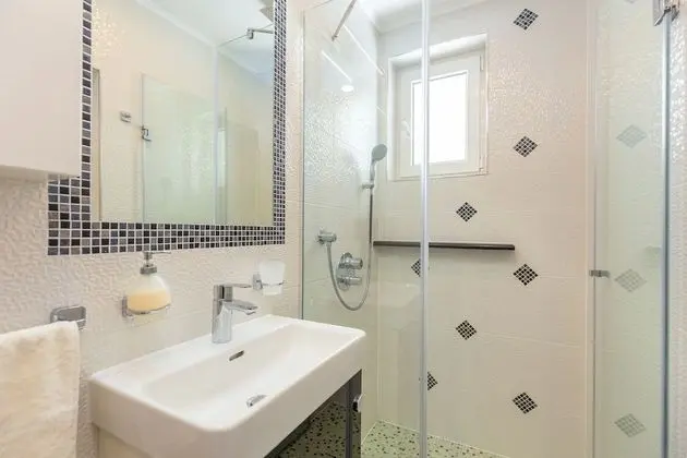 Comfort Apart Daire, Balkon, Nehir Manzaralı (4 Bedrooms)