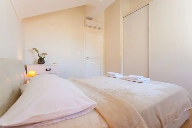 Superior Apart Daire, Kişiye Özel Havuzlu, Deniz Manzaralı (3 Bedrooms)