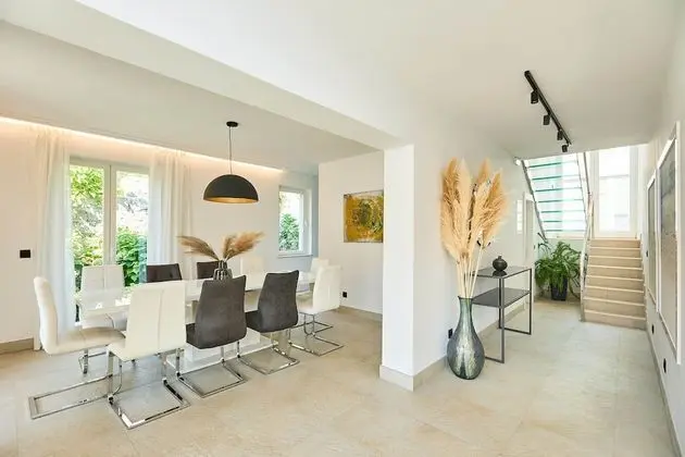 Villa (5 Bedrooms)