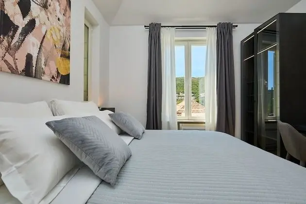 Villa (5 Bedrooms)