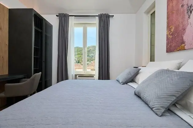 Villa (5 Bedrooms)