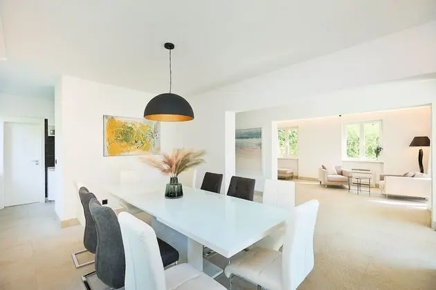 Villa (5 Bedrooms)